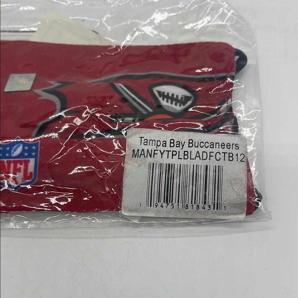 Tampa Bay Buccaneers On-Field Sideline Logo Face Cover Youth NFL